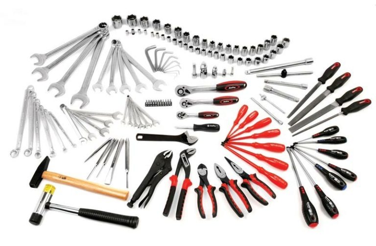 The Ultimate Checklist of Essential Car Tools for Beginners